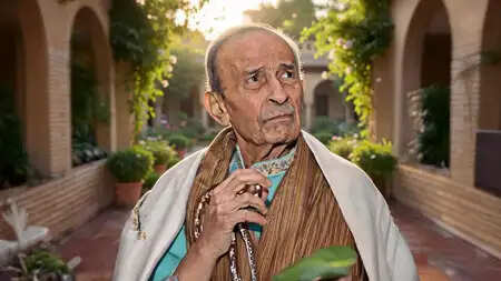 क्या आप जानते हैं तारक मेहता की हास्य दृष्टि का राज़? जानें उनकी अनोखी सोच और विरासत!