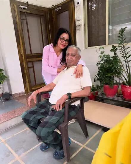 टीवी स्टार शुभांगी अत्रे ने पिता के संघर्ष को किया याद, कहा 'आपका साथ मेरे लिए अनमोल है'