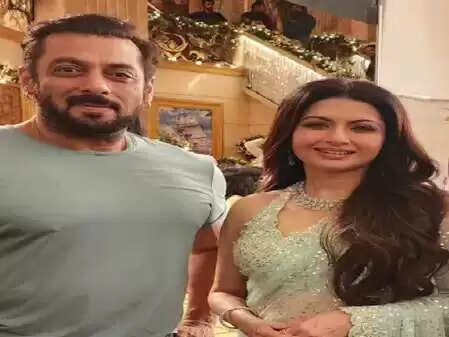 सलमान खान के 60वें जन्मदिन पर सितारों ने दी बधाई, पुरानी यादों के साथ साझा की तस्वीरें