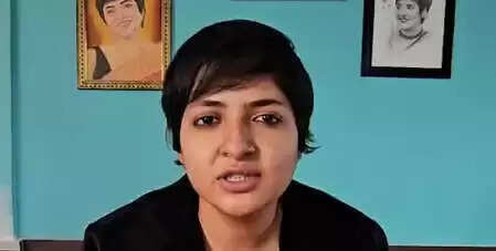 क्या है बंगाली सिंगर लग्नजीता चक्रवर्ती के साथ हुई विवाद की पूरी कहानी?