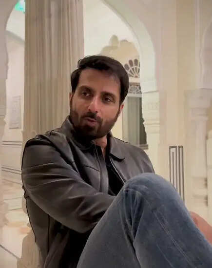 सोनू सूद ने साझा किया गहरा संदेश: इंसानियत और सच्ची दोस्ती पर विचार