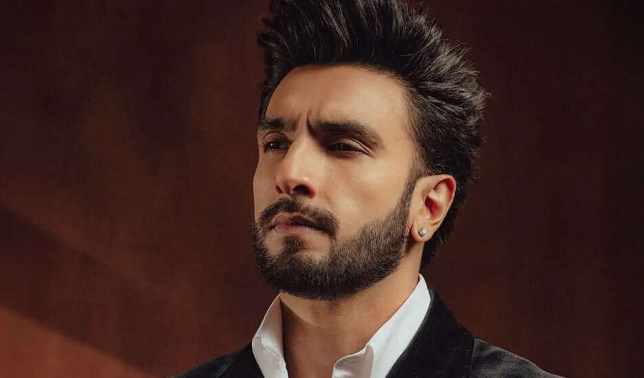 रणवीर सिंह की फिल्म 'द इम्मॉर्टल्स ऑफ मेलुहा' पर अफवाहें खारिज, लेखक ने दी सफाई