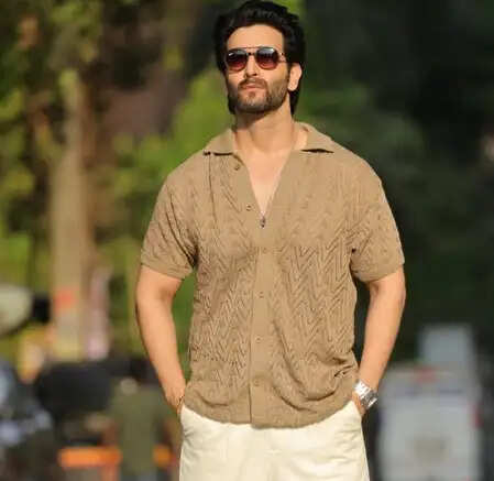 क्या है विनीत रैना की नई फिल्म 'ऑन डिफरेंट ग्राउंड्स' का जादू? जानें उनके अंतरराष्ट्रीय सफर के बारे में!