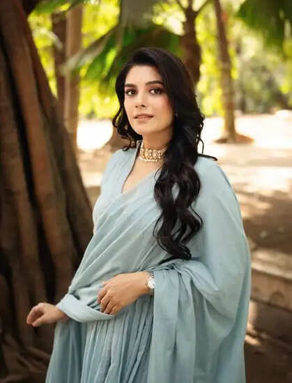 पूजा गौर ने छोटे शहरों की कहानियों पर किया खुलासा, जानें उनकी नई वेब सीरीज 'लुटेरी दुल्हन' के बारे में!