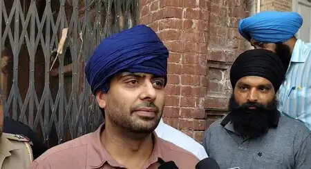 मनकीरत औलख ने स्वर्ण मंदिर में किया अरदास, नई ईपी के लिए जताया आभार