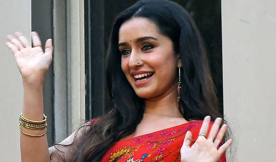 मनोरंजन जगत में हलचल: नई फिल्में, माता-पिता बनने की खुशखबरी और विवादित बयान