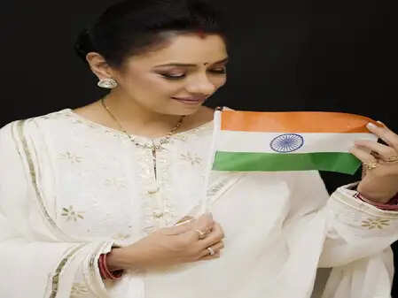 रुपाली गांगुली ने पीएम मोदी की सराहना की, कहा- 'मैं भारत में रहने को सौभाग्यशाली मानती हूं'