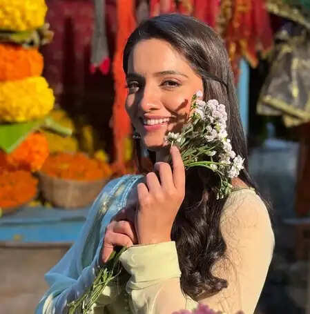 क्या 'जगद्धात्री' में होली के मौके पर हुआ खतरनाक मोड़? जानें सोनाक्षी बत्रा का अनुभव!