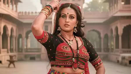 रीना रॉय: बॉलीवुड की वो अदाकारा जो हर किरदार में बिखेरती हैं जादू!