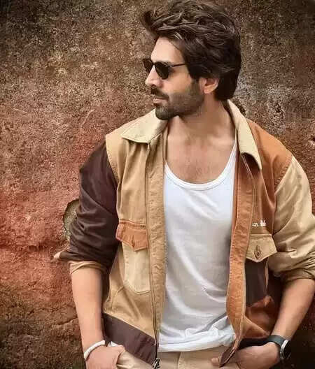 कार्तिक आर्यन: कैसे बने बॉलीवुड के रोमांटिक कॉमेडी के बादशाह?