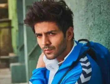 क्या जानते हैं आप कार्तिक आर्यन के शानदार गैराज के बारे में? जानिए उनकी लग्जरी कारों का कलेक्शन!