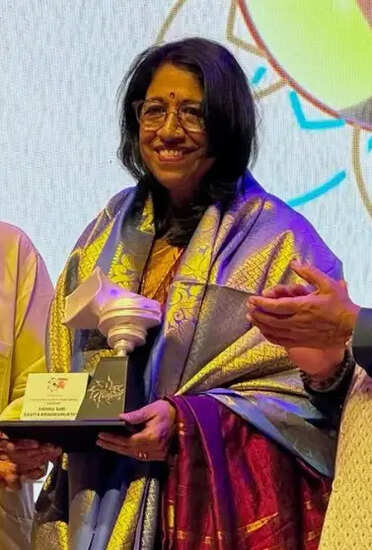 कविता कृष्णमूर्ति: बॉलीवुड में 50 साल का सफर, जानें उनकी अनमोल उपलब्धियों के बारे में!