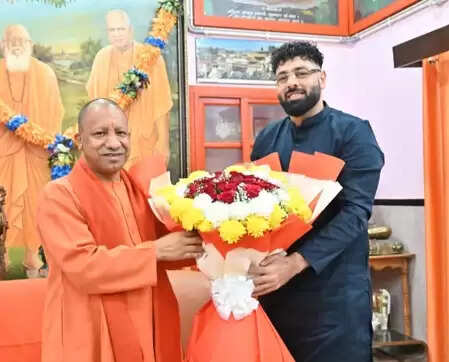 बादशाह की योगी आदित्यनाथ से मुलाकात: क्या है इस खास पल की कहानी?