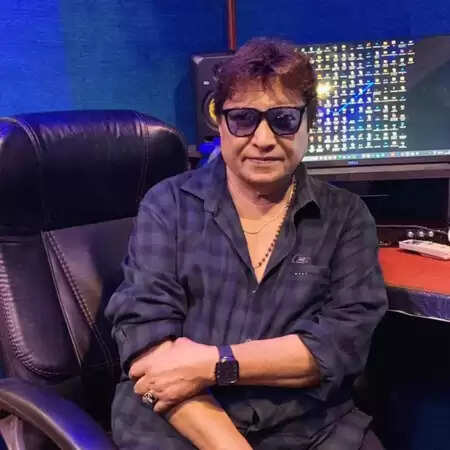 शब्बीर कुमार: बॉलीवुड के सुरों का जादूगर और पारिवारिक संस्कारों का प्रतीक