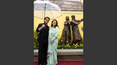 शाहरुख और काजोल ने लंदन में 'दिलवाले दुल्हनिया ले जाएंगे' की कांस्य प्रतिमा का अनावरण किया