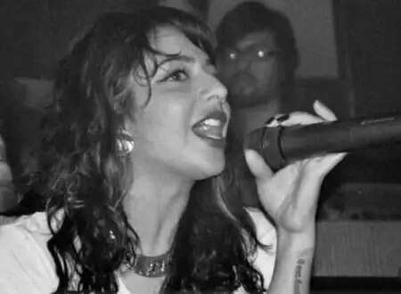 जैस्मीन सैंडलस की सफलता की कहानी: कैसे एक छोटे क्लब से शुरू हुआ सफर!