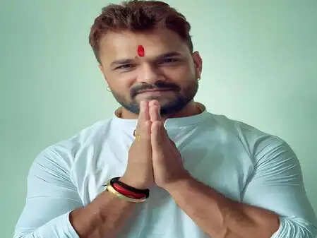 क्या खेसारी लाल यादव और आकांक्षा पुरी के बीच है कुछ खास? जानें उनके रिश्ते की सच्चाई!