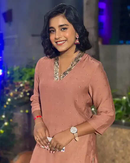 सुम्बुल तौकीर ने लंबे काम के घंटों पर साझा किए अपने विचार, आराम की अहमियत बताई