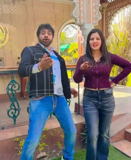 उत्तर कुमार का नया गाना 'आजा मेरी गाड़ी में' फैंस को कर रहा है दीवाना!