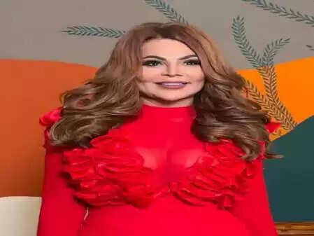 धर्मेंद्र को अंतिम विदाई में राजकीय सम्मान की कमी पर राखी सावंत ने उठाए सवाल