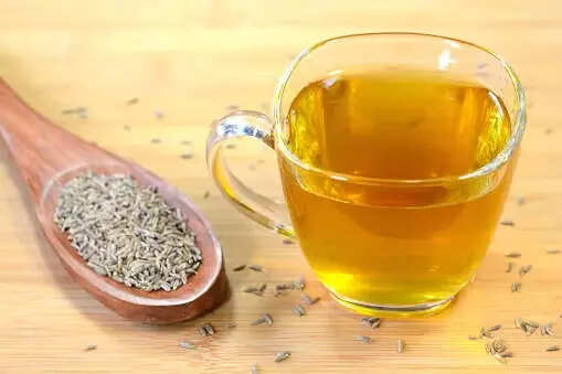 क्या आप भी वजन कम करने के लिए जूझ रहे हैं? जानें गुड़ और नींबू के फायदों के बारे में!