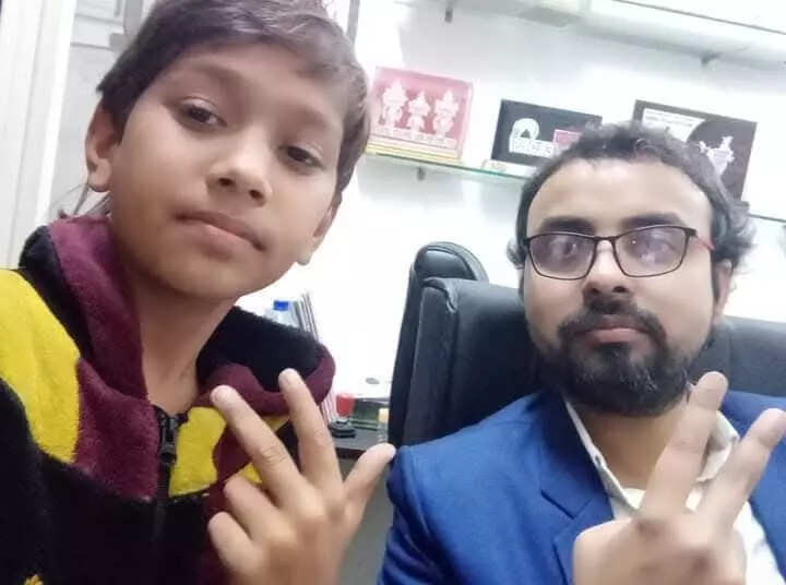 क्या है 'गूगल बॉय' कौटिल्य पंडित की सफलता का राज? जानें उनके गुरु आर.के. श्रीवास्तव के योगदान के बारे में!