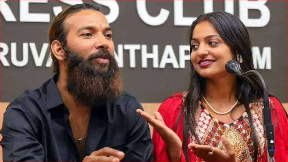 क्या मोनालिसा की शादी में है कोई विवाद? जानें उनके प्रेग्नेंसी की सच्चाई!