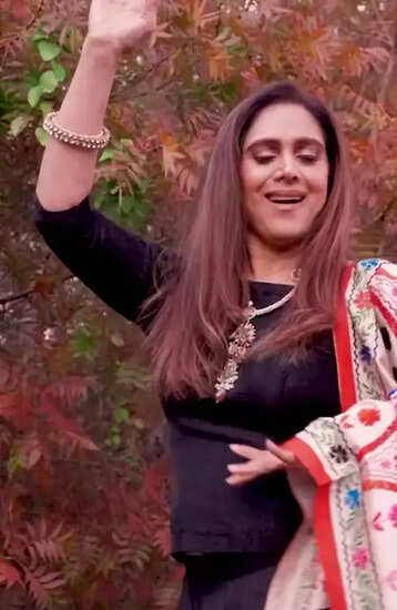 क्या आप जानते हैं मीनाक्षी शेषाद्रि का यादगार गाना 'लश्कारा' किस फिल्म से है?