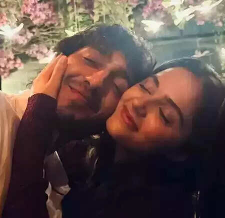 अहान पांडे के जन्मदिन पर अनीत पड्डा का भावुक संदेश: जानें क्या कहा!