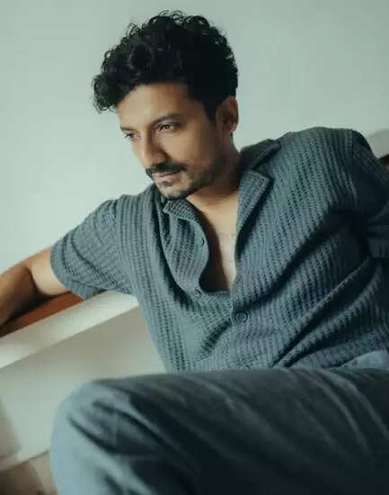 क्या है 'तेरे इश्क में' फिल्म की कहानी? धनुष और कृति सेनन के साथ प्रियांशु का खास सफर!