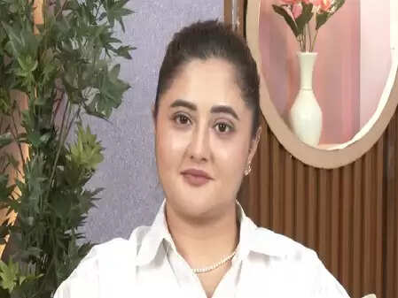 रश्मि देसाई का नया चैट शो: जानें क्यों है ये दिल से दिल तक खास!