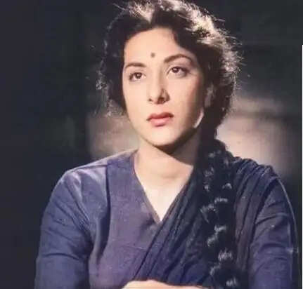 क्या आप जानते हैं नरगिस का असली सपना क्या था? जानें इस दिग्गज अभिनेत्री की अनकही कहानी!
