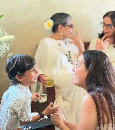 क्या है शबाना आजमी की नई तस्वीर में छिपा खास पल? जानें इस मीटिंग की दिलचस्प बातें!