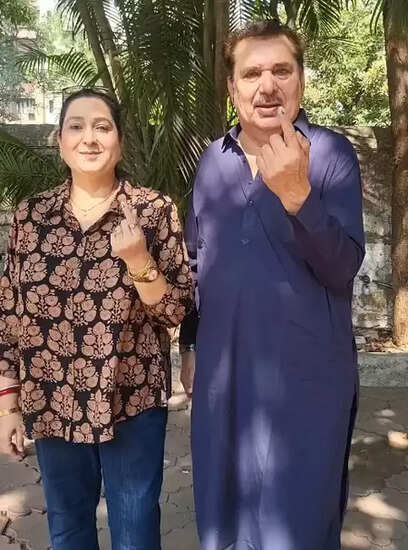 क्या आप जानते हैं कि महाराष्ट्र के बीएमसी चुनाव में कौन-कौन सी फिल्मी हस्तियों ने किया मतदान?