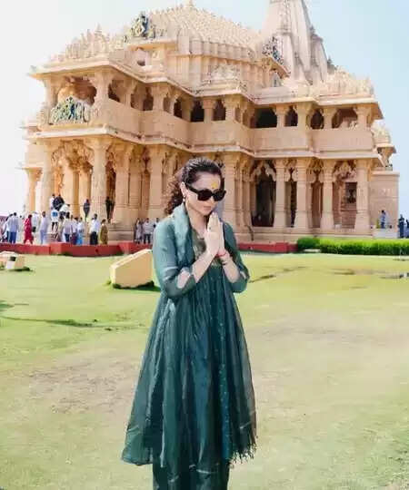 कंगना रनौत ने काशी में काल भैरव के दर्शन किए, पीएम मोदी के 'राम राज्य' की सराहना की