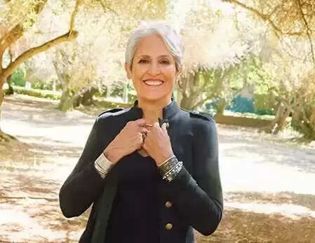 कौन हैं जोएन बाएज? जानें, कैसे उनकी आवाज ने अमेरिका को जगाया!