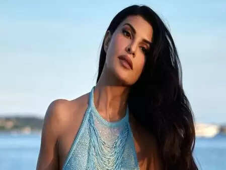 क्या सुकेश चंद्रशेखर ने जैकलीन फर्नांडीज को दिया क्रिसमस पर अनोखा तोहफा?