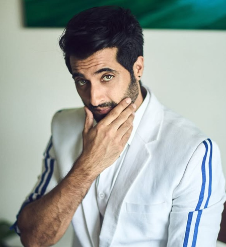 क्या अक्षय ओबेरॉय ने शाहरुख खान को 'सुपरस्टार' से बढ़कर बताया? जानें उनकी फिल्म 'किंग' के बारे में!