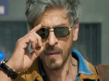 शाहरुख खान का 60वां जन्मदिन: फैंस की उम्मीदें टूटी, लेकिन मिला खास तोहफा!