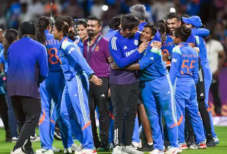 भारतीय महिला क्रिकेट टीम की ऐतिहासिक जीत पर साउथ के सितारों की बधाई!