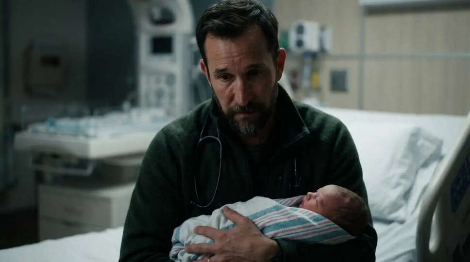 HBO Max की "The Pitt" का सीजन 2 फिनाले: भावनात्मक गहराई की नई शुरुआत