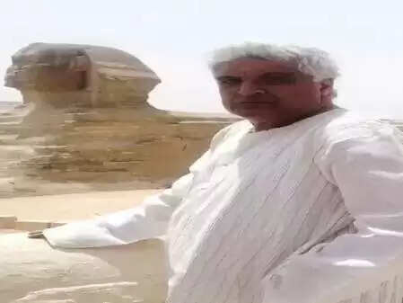 जावेद अख्तर: 80 साल की उम्र में भी क्यों हैं हिंदी सिनेमा के सबसे बड़े संवाद लेखक?