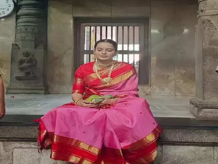 कंगना रनौत ने बाबा बैद्यनाथ मंदिर में की पूजा, नए साल की दी शुभकामनाएं!