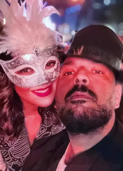 युवराज सिंह ने पत्नी हेजल कीच को बर्थडे पर दी दिल छू लेने वाली शुभकामनाएं!