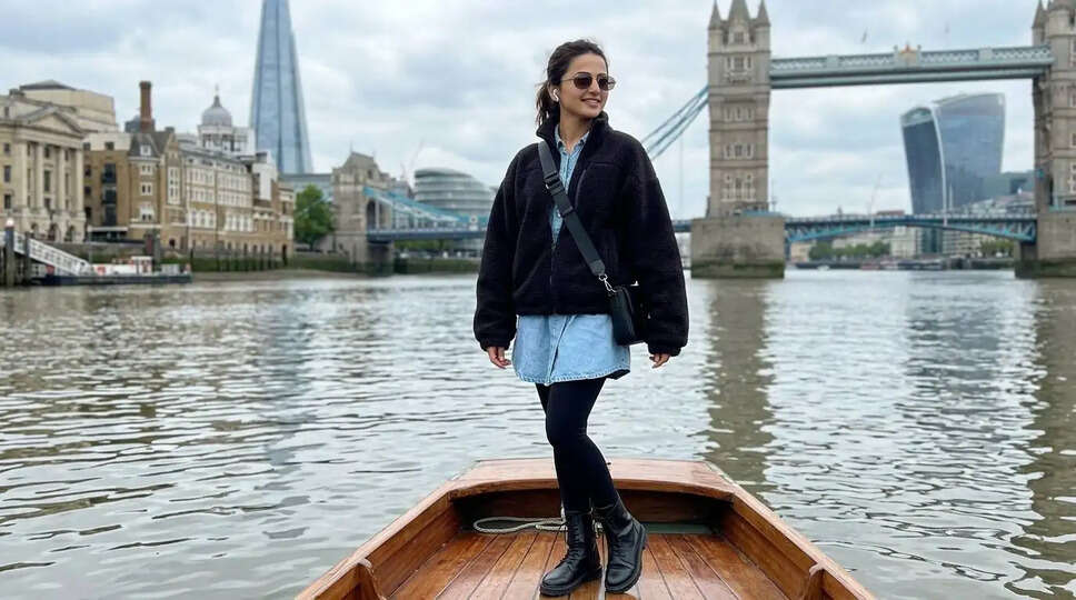 क्या आप भी जाना चाहते हैं Helly Shah के लंदन ट्रिप के जादुई अनुभवों में?