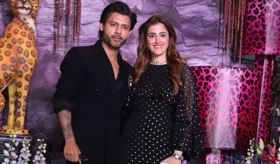 नूपुर सैनन की पोल्का डॉट ड्रेस ने बढ़ाई प्रेग्नेंसी की अटकलें