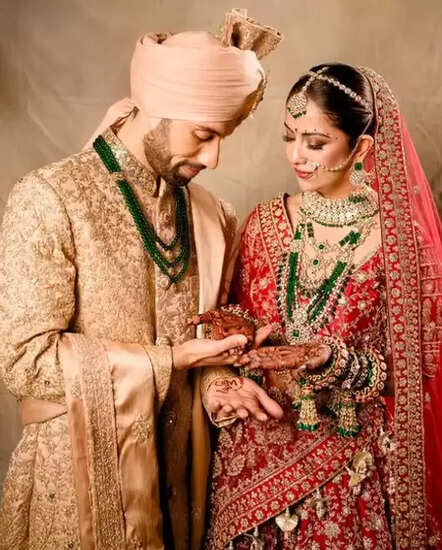 2025 में कौन-कौन से सेलेब्स ने की शादी? जानें इस साल की खास शादियों के बारे में!