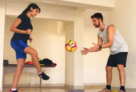 नोरा फतेही ने साझा की बचपन की फुटबॉल यादें, जानें क्या हुआ था?