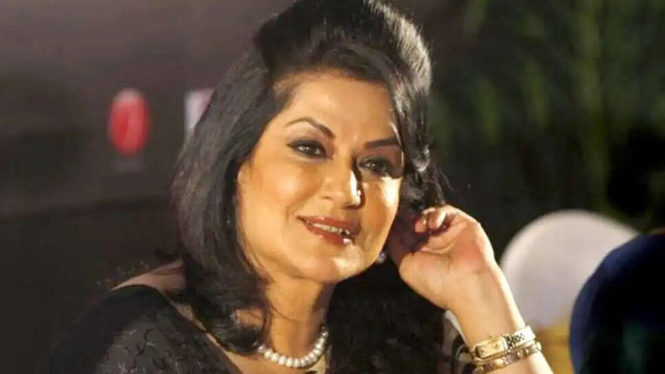 क्या Moushumi Chatterjee कर रही हैं अभिनय से संन्यास? जानें उनकी सच्चाई!