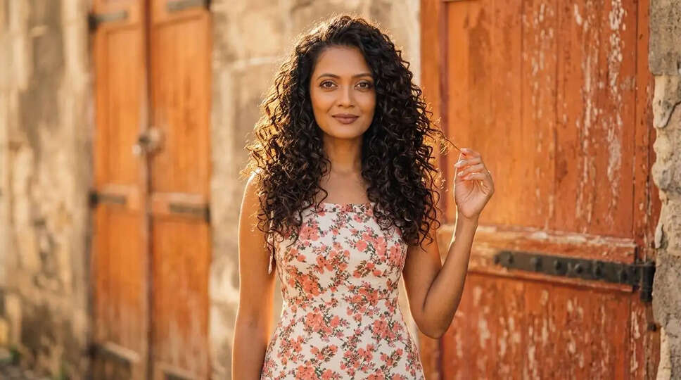 गर्मी में Sheena Chohan का अनोखा अंदाज: कैसे उनकी स्टाइल बनाती है उन्हें खास!